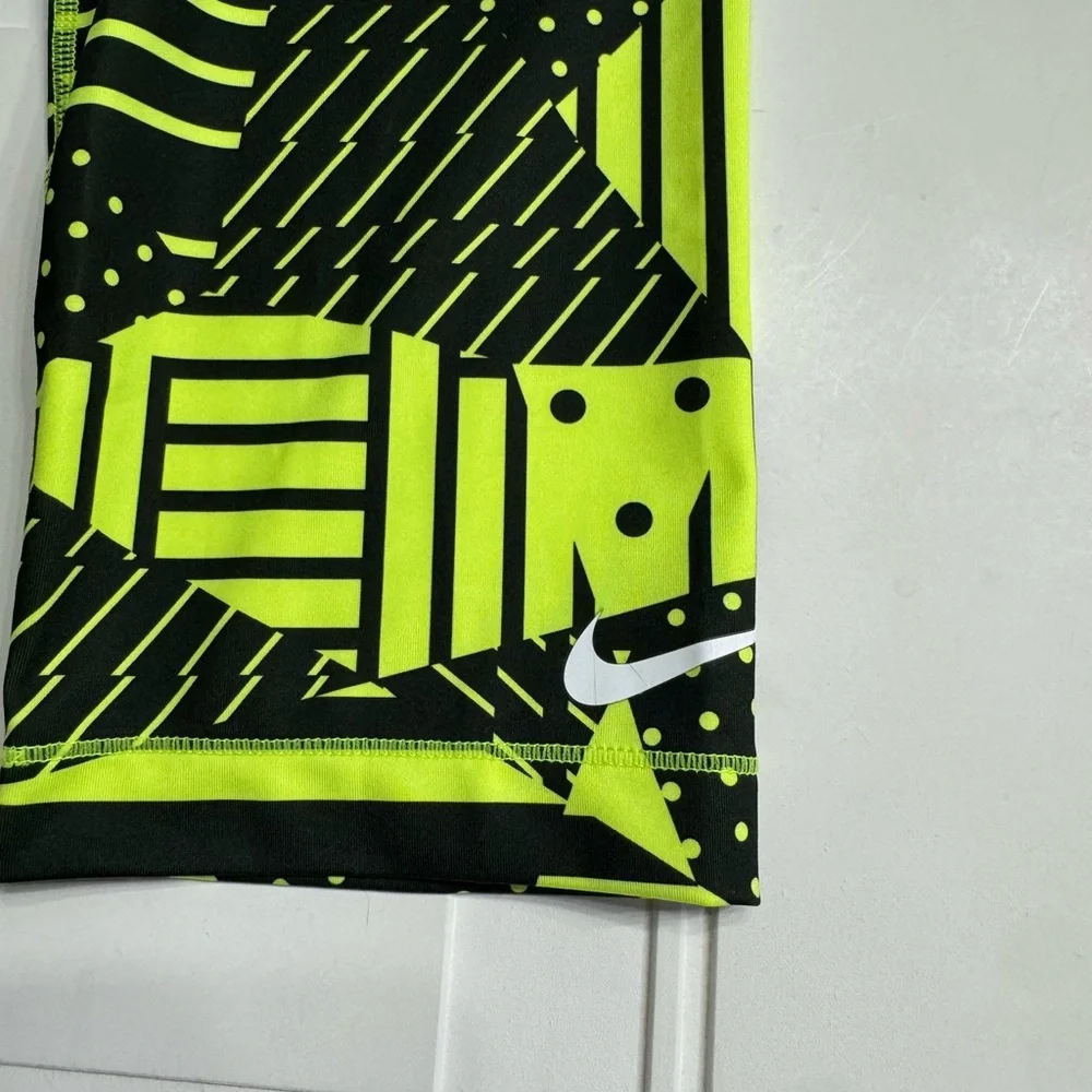 Nike Pro Dri-Fit Womens Size Medium Black Lime Green Gym Active Capri Leggings - Picture 2 of 6